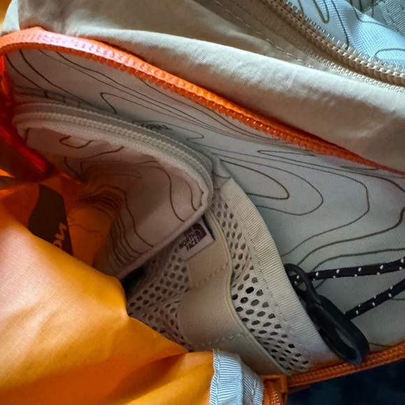 @Brooklynnbk x The North Face Day Pack - Picture 6 of 7